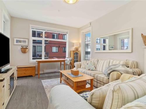 205-868 Orono Ave, Langford, BC - Indoor Photo Showing Living Room