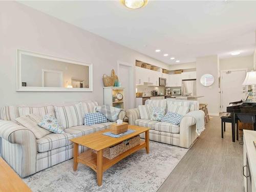 205-868 Orono Ave, Langford, BC - Indoor Photo Showing Living Room