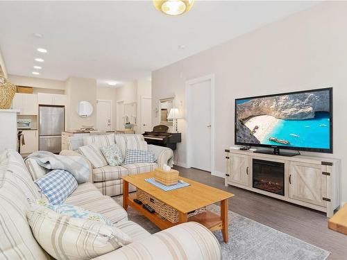 205-868 Orono Ave, Langford, BC - Indoor Photo Showing Living Room