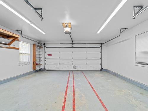 740 Ridgeview Terrace, Kamloops, BC - Indoor Photo Showing Garage