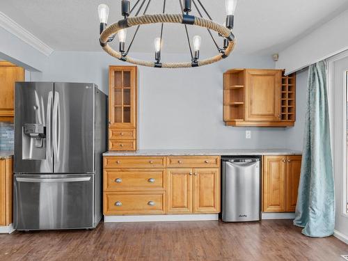 740 Ridgeview Terrace, Kamloops, BC - Indoor Photo Showing Kitchen