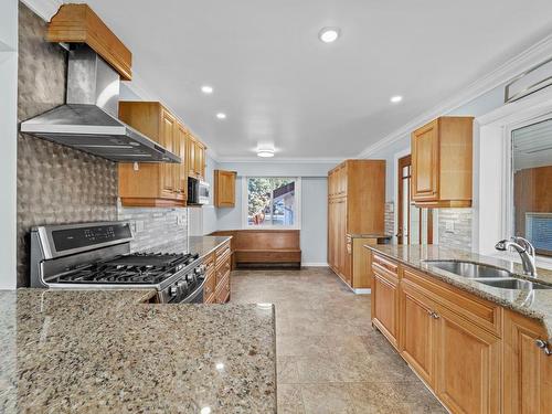 740 Ridgeview Terrace, Kamloops, BC - Indoor Photo Showing Kitchen With Double Sink