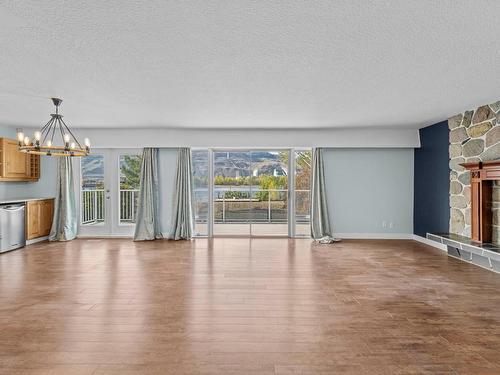 740 Ridgeview Terrace, Kamloops, BC - Indoor Photo Showing Living Room With Fireplace