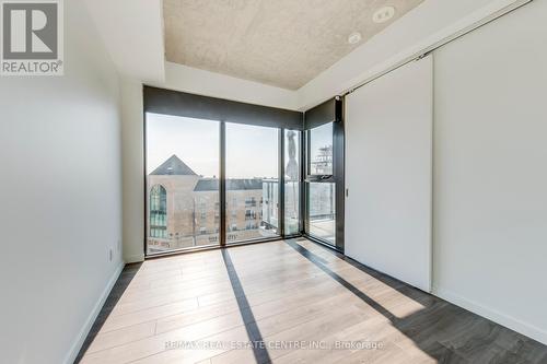 519 - 7 Smith Crescent, Toronto, ON - Indoor Photo Showing Other Room