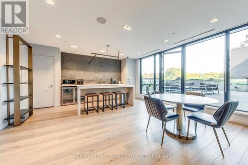 519 - 7 Smith Crescent, Toronto, ON - Indoor Photo Showing Dining Room