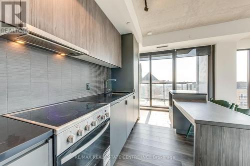 519 - 7 Smith Crescent, Toronto, ON - Indoor Photo Showing Kitchen With Upgraded Kitchen