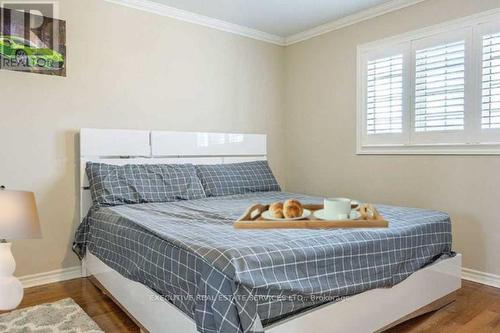 1556 Green Gables Road, London, ON - Indoor Photo Showing Bedroom