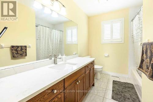 1556 Green Gables Road, London, ON - Indoor Photo Showing Bathroom