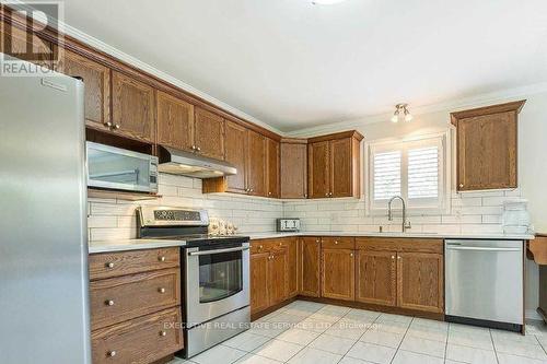 1556 Green Gables Road, London, ON - Indoor Photo Showing Kitchen