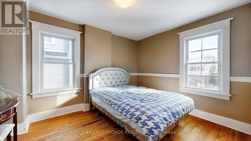 5049 Armoury Street, Niagara Falls, ON - Indoor Photo Showing Bedroom