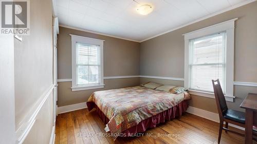 5049 Armoury Street, Niagara Falls, ON - Indoor Photo Showing Bedroom