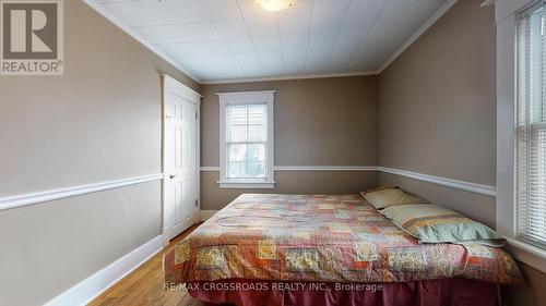 5049 Armoury Street, Niagara Falls, ON - Indoor Photo Showing Bedroom