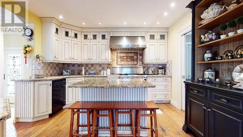 5049 Armoury Street, Niagara Falls, ON - Indoor Photo Showing Kitchen