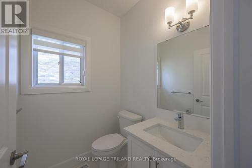 3837 Auckland Avenue, London, ON - Indoor Photo Showing Bathroom