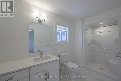 3837 Auckland Avenue, London, ON - Indoor Photo Showing Bathroom