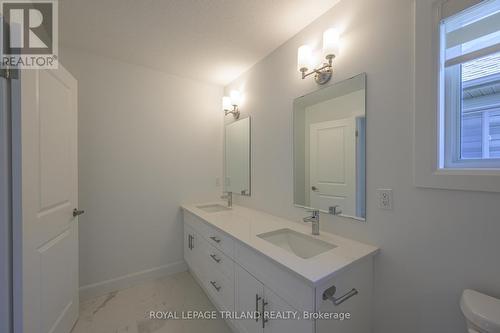 3837 Auckland Avenue, London, ON - Indoor Photo Showing Bathroom