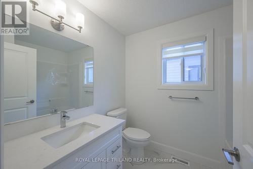 3837 Auckland Avenue, London, ON - Indoor Photo Showing Bathroom