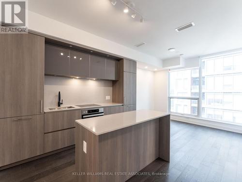 2011 - 35 Mercer Street, Toronto, ON - Indoor Photo Showing Kitchen With Upgraded Kitchen