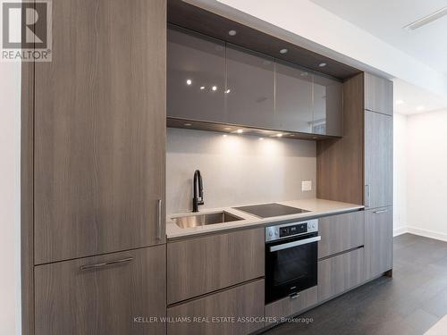 2011 - 35 Mercer Street, Toronto, ON - Indoor Photo Showing Kitchen