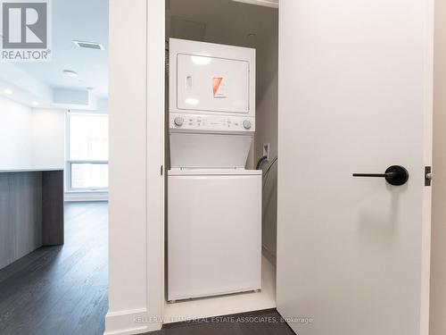 2011 - 35 Mercer Street, Toronto, ON - Indoor Photo Showing Laundry Room