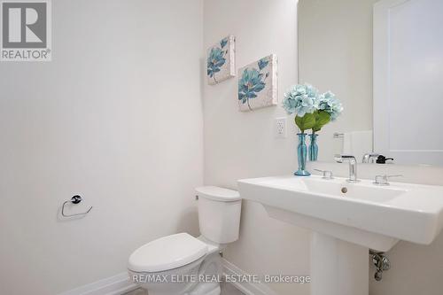 13 West Village Lane, Markham, ON - Indoor Photo Showing Bathroom