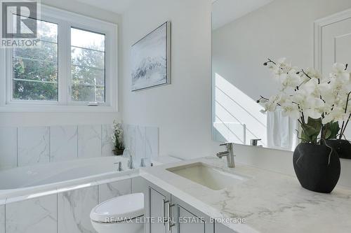 13 West Village Lane, Markham, ON - Indoor Photo Showing Bathroom