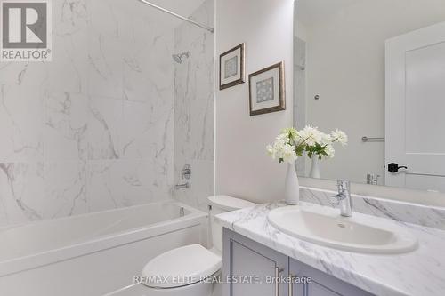 13 West Village Lane, Markham, ON - Indoor Photo Showing Bathroom