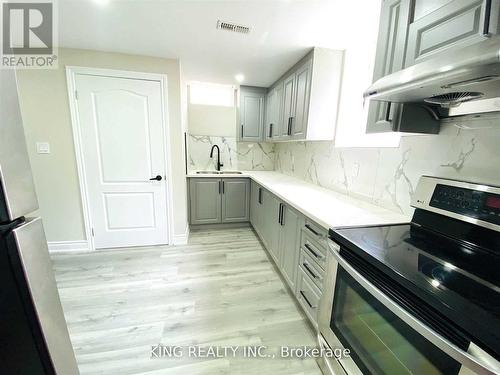 43 Hoxton Road, Brampton, ON - Indoor Photo Showing Kitchen With Double Sink With Upgraded Kitchen