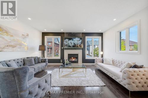 19 Billy Court, Caledon, ON - Indoor Photo Showing Living Room With Fireplace