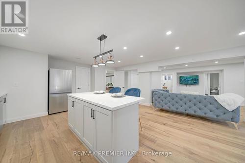 19 Billy Court, Caledon, ON - Indoor Photo Showing Kitchen