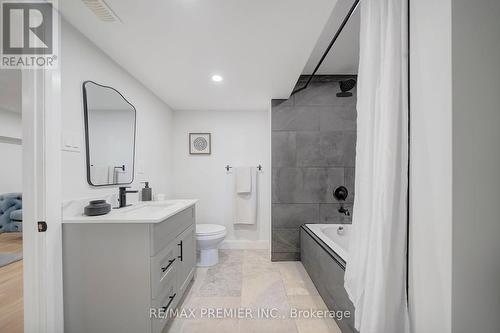 19 Billy Court, Caledon, ON - Indoor Photo Showing Bathroom