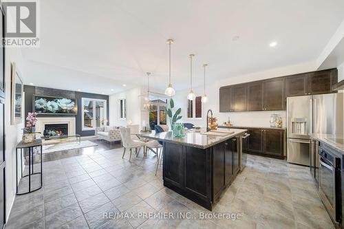 19 Billy Court, Caledon, ON - Indoor Photo Showing Kitchen With Upgraded Kitchen