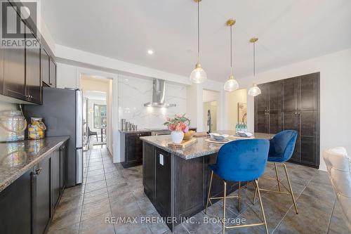 19 Billy Court, Caledon, ON - Indoor Photo Showing Kitchen With Upgraded Kitchen