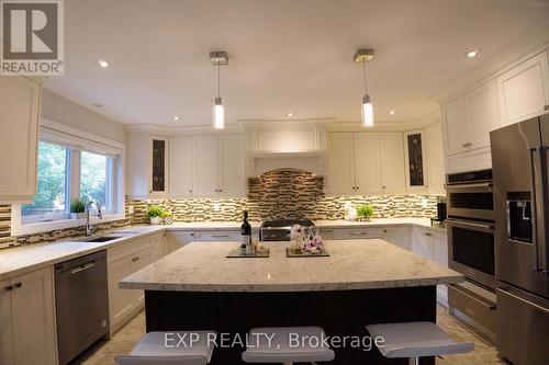 771 Ajyn Court, Mississauga, ON - Indoor Photo Showing Kitchen With Upgraded Kitchen