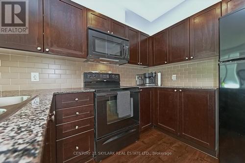 2902 - 3525 Kariya Drive, Mississauga, ON - Indoor Photo Showing Kitchen