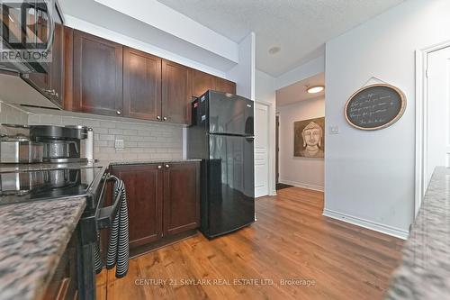 2902 - 3525 Kariya Drive, Mississauga, ON - Indoor Photo Showing Kitchen