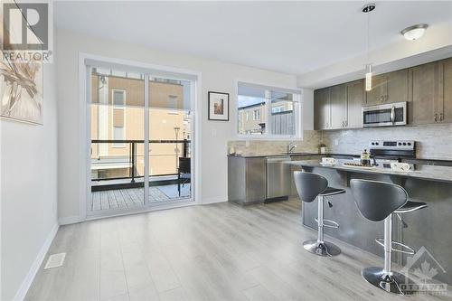 797 Mikinak Road, Ottawa, ON - Indoor Photo Showing Kitchen With Upgraded Kitchen