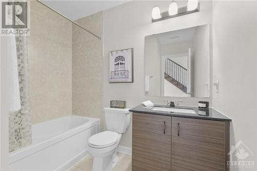 797 Mikinak Road, Ottawa, ON - Indoor Photo Showing Bathroom