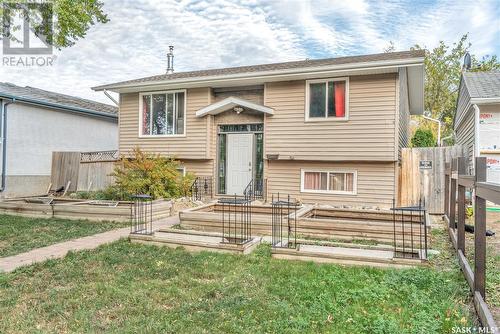 615 Mctavish Street, Regina, SK - Outdoor With Deck Patio Veranda