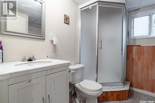 615 Mctavish Street, Regina, SK - Indoor Photo Showing Bathroom