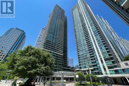 1806 - 18 Harbour Street, Toronto, ON - Outdoor With Facade