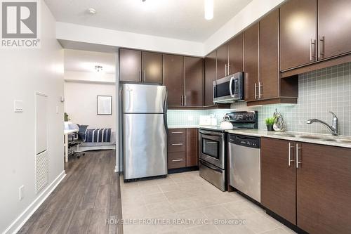 1806 - 18 Harbour Street, Toronto, ON - Indoor Photo Showing Kitchen