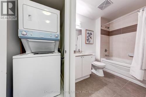 1806 - 18 Harbour Street, Toronto, ON - Indoor Photo Showing Laundry Room