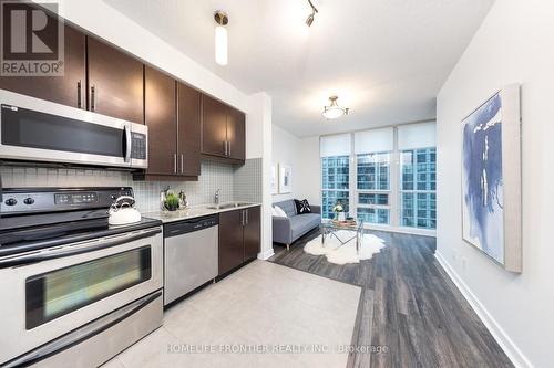 1806 - 18 Harbour Street, Toronto, ON - Indoor Photo Showing Kitchen