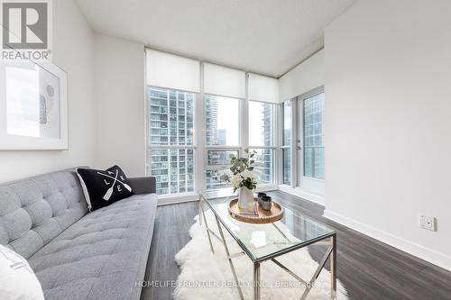 1806 - 18 Harbour Street, Toronto, ON - Indoor Photo Showing Living Room