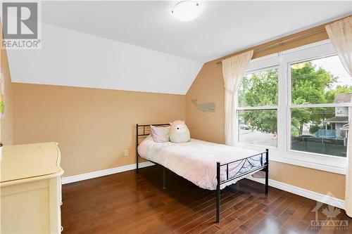 1231 Shillington Avenue, Ottawa, ON - Indoor Photo Showing Bedroom