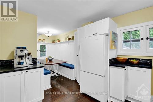 1231 Shillington Avenue, Ottawa, ON - Indoor Photo Showing Kitchen