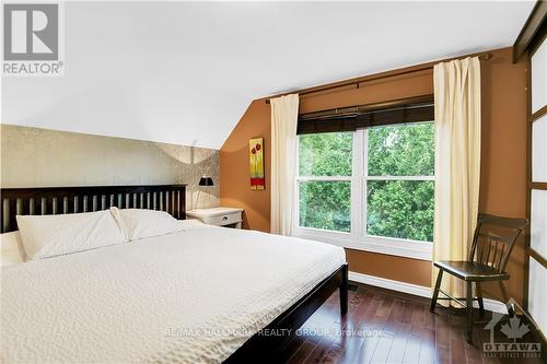 1231 Shillington Avenue, Ottawa, ON - Indoor Photo Showing Bedroom