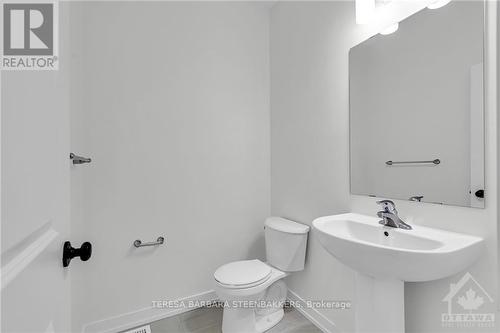 783 Kenny Gordon Avenue, Ottawa, ON - Indoor Photo Showing Bathroom