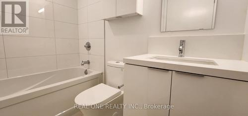 931 - 230 Simcoe Street, Toronto, ON - Indoor Photo Showing Bathroom